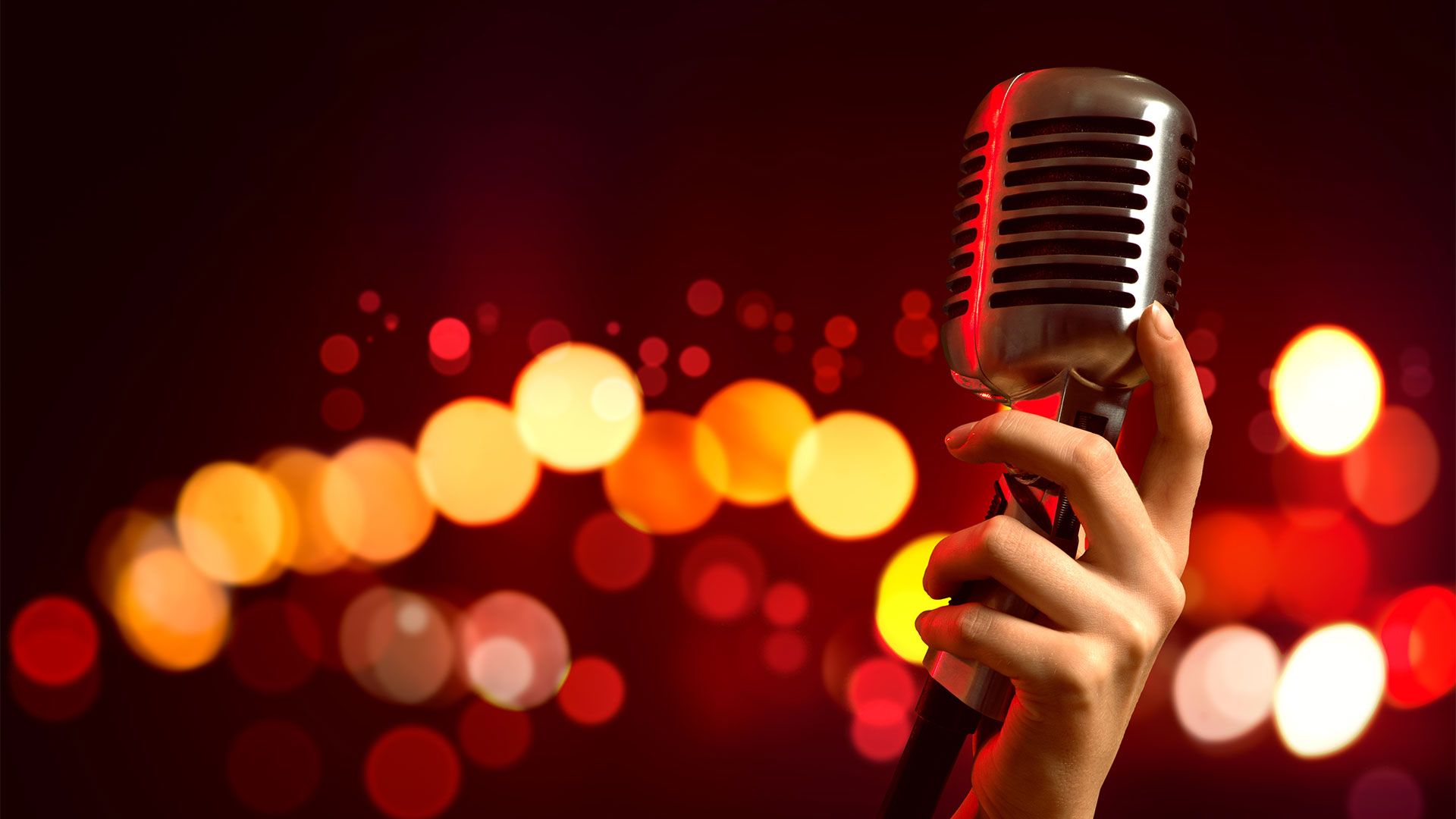 Karaoke t. Микрофон. Микрофон для пения. Рука с микрофоном. Микрофон красивый.